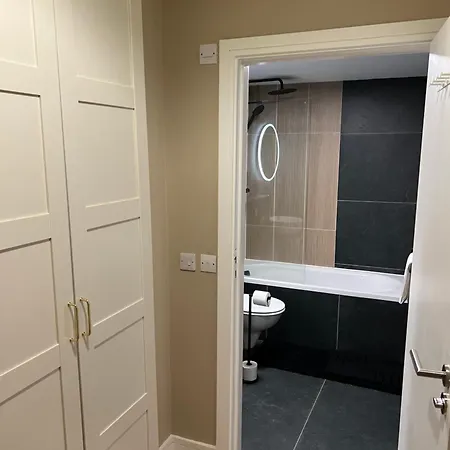 Private In Stunning Shared Newly Refurbished