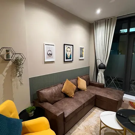 Guest house Private In Stunning Shared Newly Refurbished