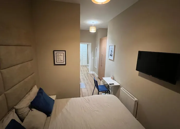 בית הארחה Private In Stunning Shared Newly Refurbished 3*