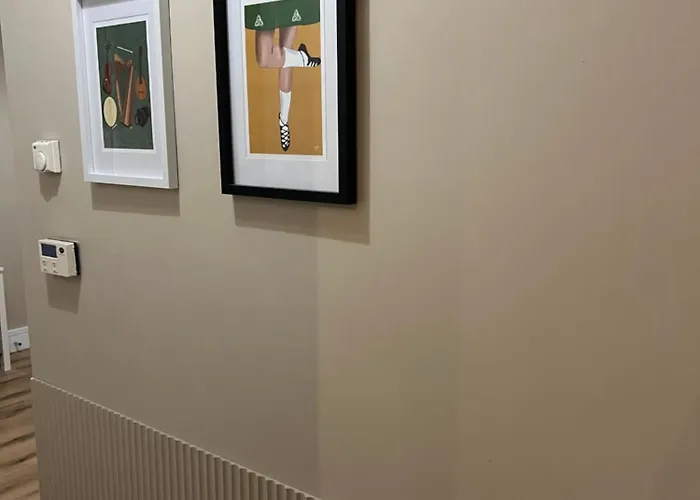 Private In Stunning Shared Newly Refurbished Vendégház