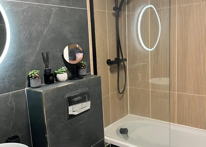 Vendégház Private In Stunning Shared Newly Refurbished 3*